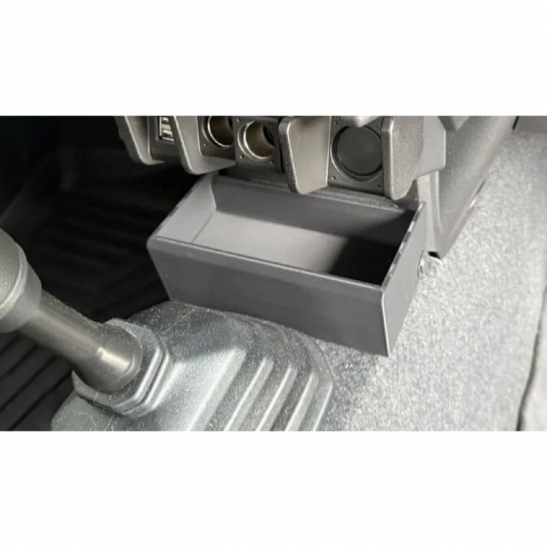 ジムニー JB64/ジムニーシエラJB74 MT専用ラージトレー 自動車/バイクの自動車(車内アクセサリ)の商品写真