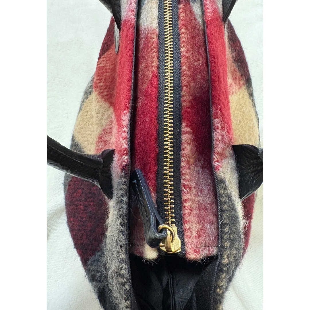 BURBERRY BLUE LABEL(バーバリーブルーレーベル)の❤️美品軽め❤️可愛い！！日本製ブルーレーベルクリストブリッジバッグモヘヤトート レディースのバッグ(トートバッグ)の商品写真