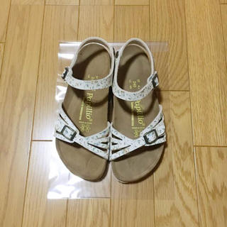 ビルケンシュトック(BIRKENSTOCK)の✴︎ papillio ✴︎ 小花柄のサンダル 37サイズ(サンダル)