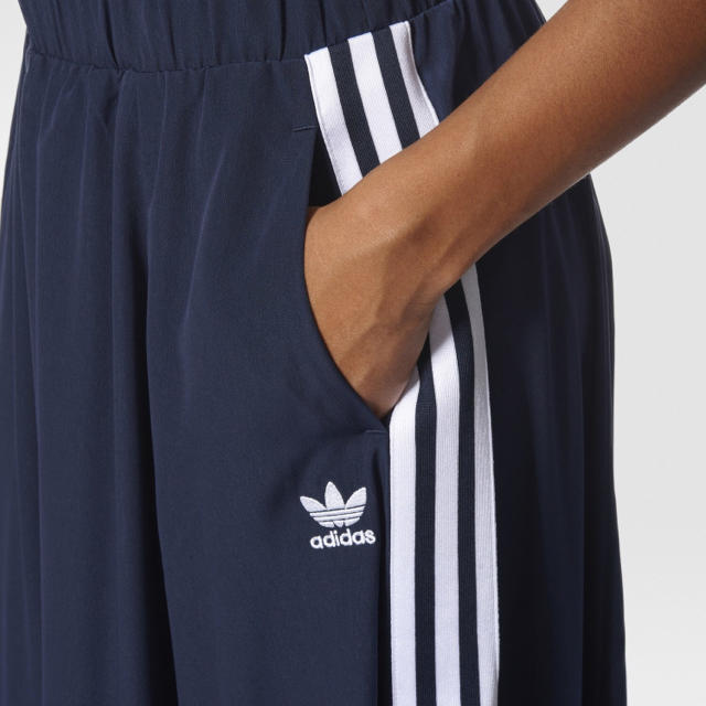 adidas(アディダス)のadidas Originals ロングスカート ネイビー Mサイズ  レディースのスカート(ロングスカート)の商品写真