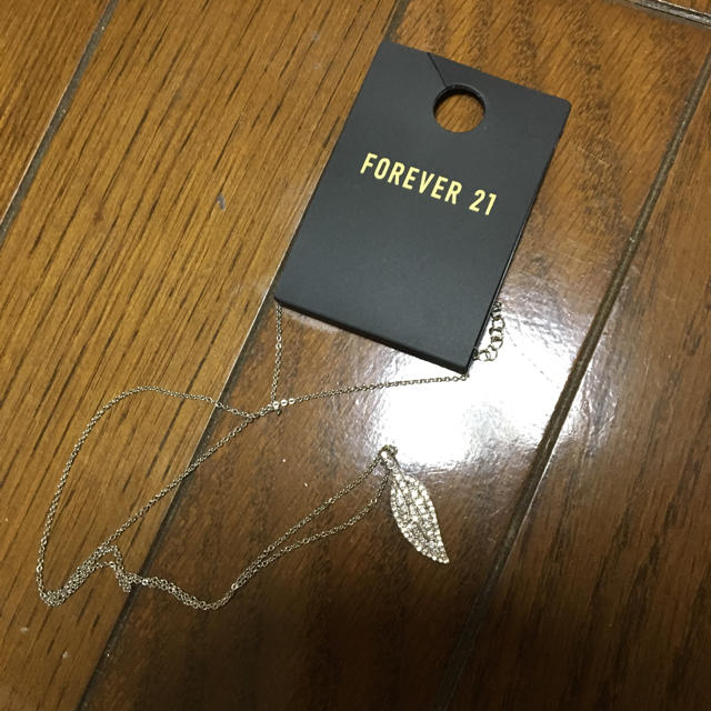 FOREVER 21(フォーエバートゥエンティーワン)のforever21 シルバーネックレス レディースのアクセサリー(ネックレス)の商品写真