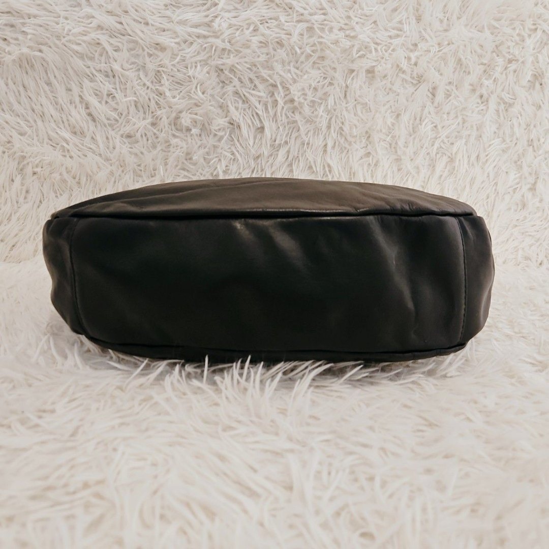 Russet(ラシット)のrusset ラシット ソフトレザー ラウンド ビッグショルダ ーバッグ 肩掛け レディースのバッグ(ショルダーバッグ)の商品写真