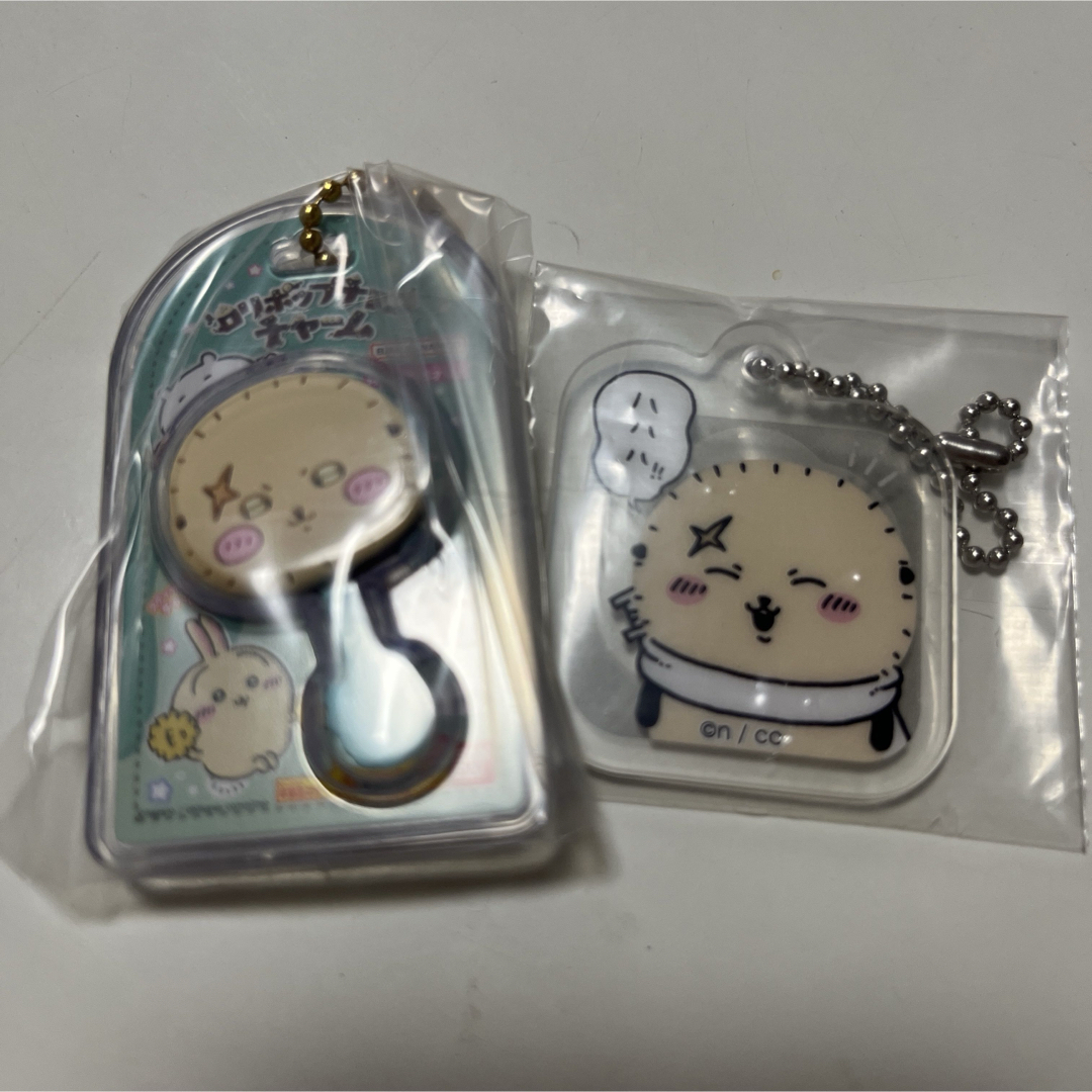 ちいかわ(チイカワ)のちいかわ ロリポップチョコチャーム ラッコ アクリルキーチェーン ダイソー エンタメ/ホビーのおもちゃ/ぬいぐるみ(キャラクターグッズ)の商品写真