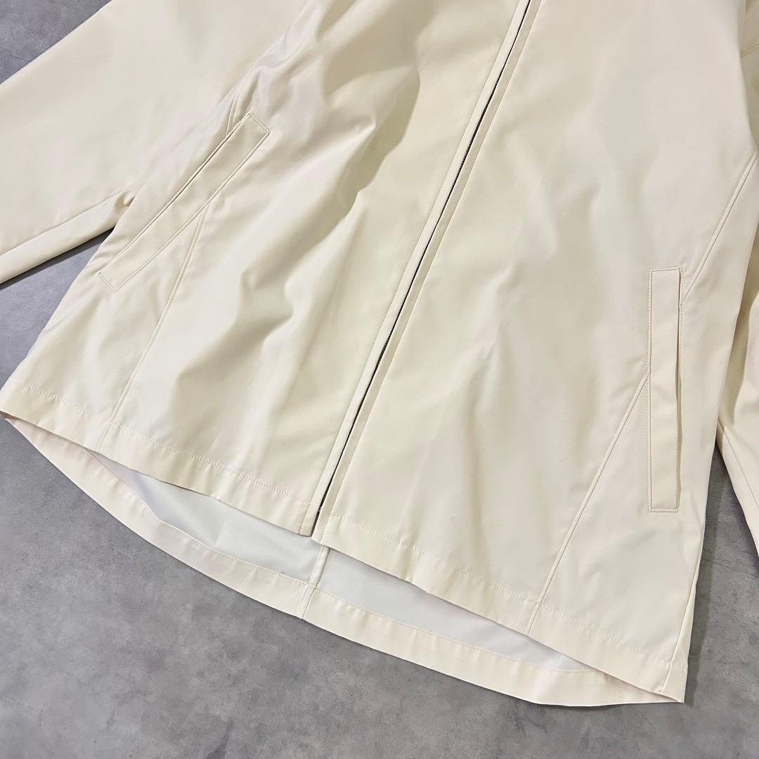 INDIVI(インディヴィ)のINDIVI／フード付きソフトシェルジャケット 36/S相当（ライトベージュ） レディースのジャケット/アウター(その他)の商品写真