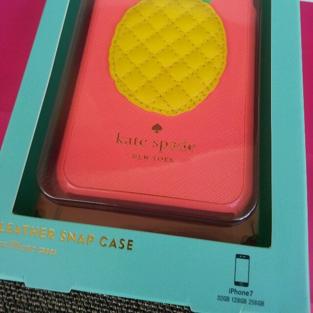 kate spade new york(ケイトスペードニューヨーク)のケイトスペード  iPhoneケース  iPhone7ケース  新作 スマホ/家電/カメラのスマホアクセサリー(iPhoneケース)の商品写真