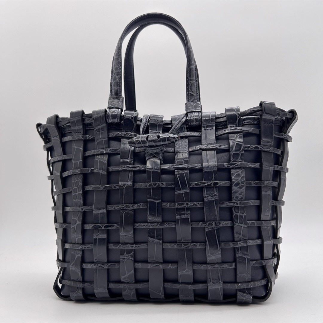 Kitamura(キタムラ)の未使用級　キタムラ　リアルクロコダイル　編み込み　トートバッグ　濃紺色　肩掛け◎ レディースのバッグ(トートバッグ)の商品写真