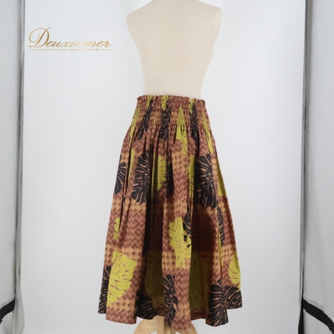 フラダンス 衣装 パウスカート エムエムジェイ ブラウン系 MMJ 日本製 シングル モンステラ柄 華やか 鮮やか かわいい シンプル ハワイアン アロハ ハワイアンプリント フラ ダンス レッスン 練習 グリーン系 ブラック系 モンステラ デザイン A030-2512018005413 スポーツ/アウトドアのスポーツ/アウトドア その他(ダンス/バレエ)の商品写真