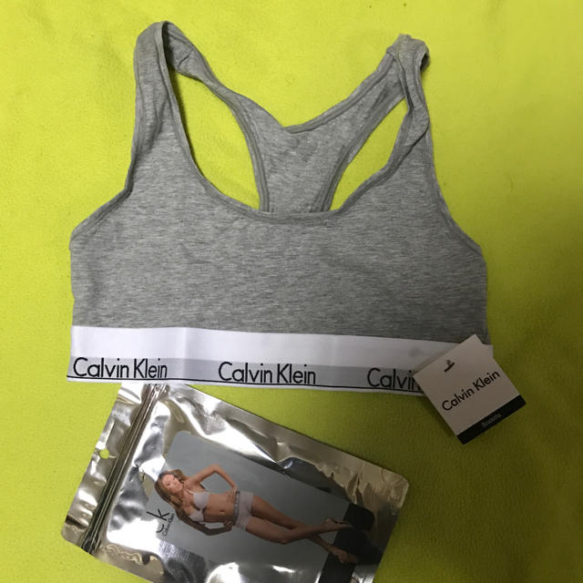 Calvin Klein(カルバンクライン)のスポーツブラ カルバン・クライン レディースの下着/アンダーウェア(ブラ)の商品写真