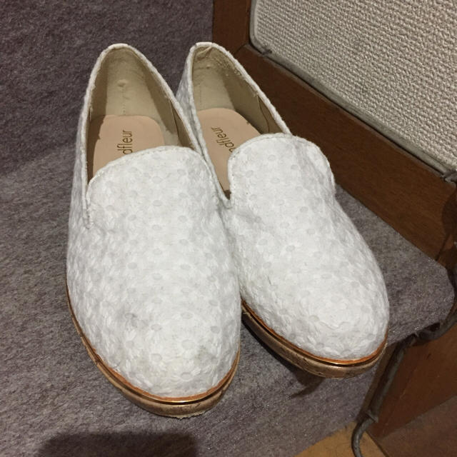 白い花  靴  LL レディースの靴/シューズ(スリッポン/モカシン)の商品写真
