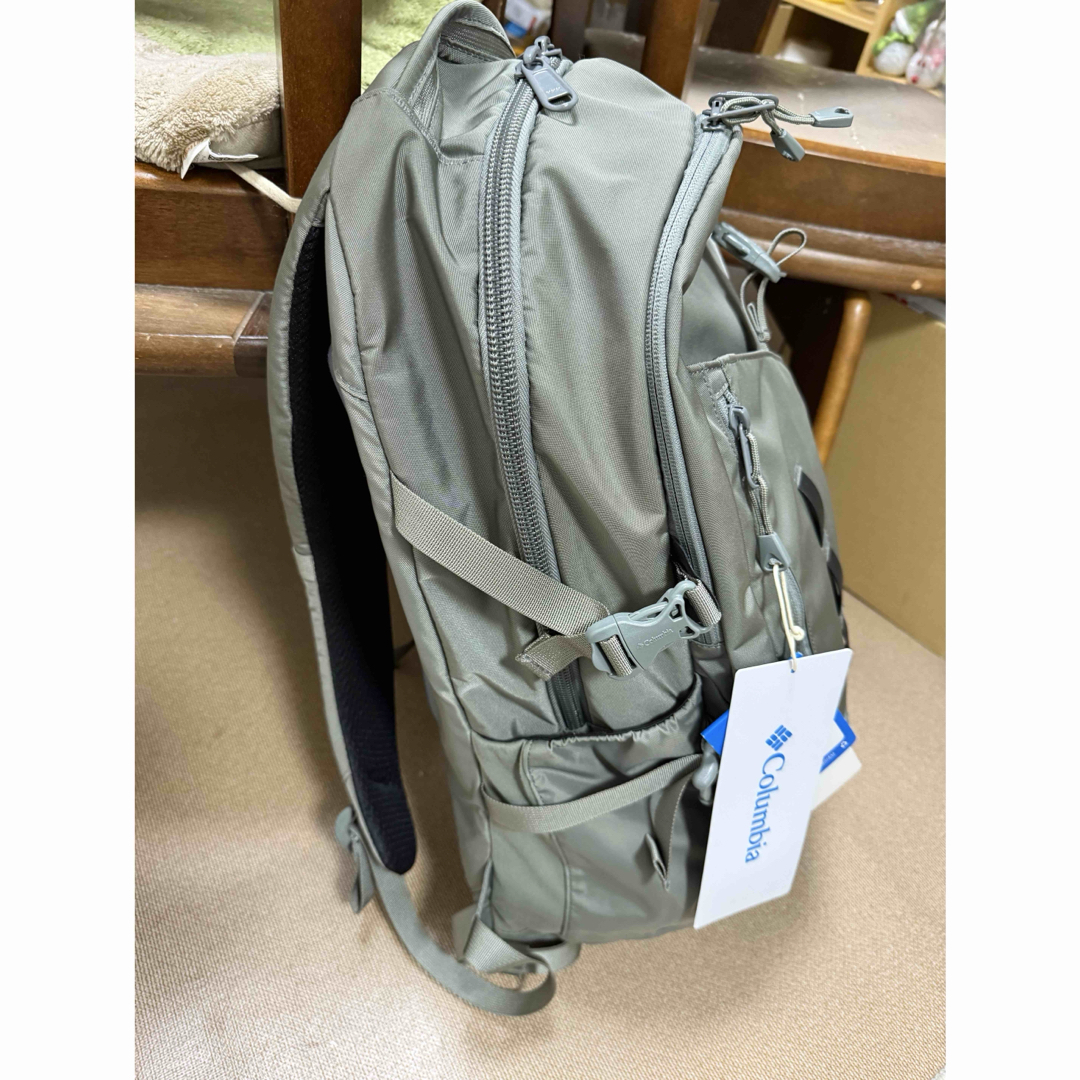 Columbia(コロンビア)のコロンビア Columbia ペッパーロック30L バックパック チタニウム2  スポーツ/アウトドアのアウトドア(その他)の商品写真