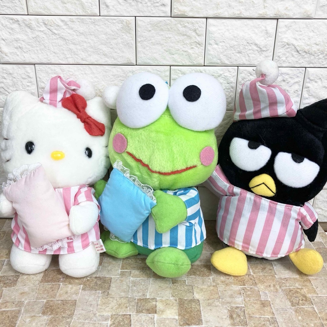 サンリオ(サンリオ)の【非売品】 ハローキティ けろけろけろっぴ バッドばつ丸 ぬいぐるみ サンリオ エンタメ/ホビーのおもちゃ/ぬいぐるみ(ぬいぐるみ)の商品写真