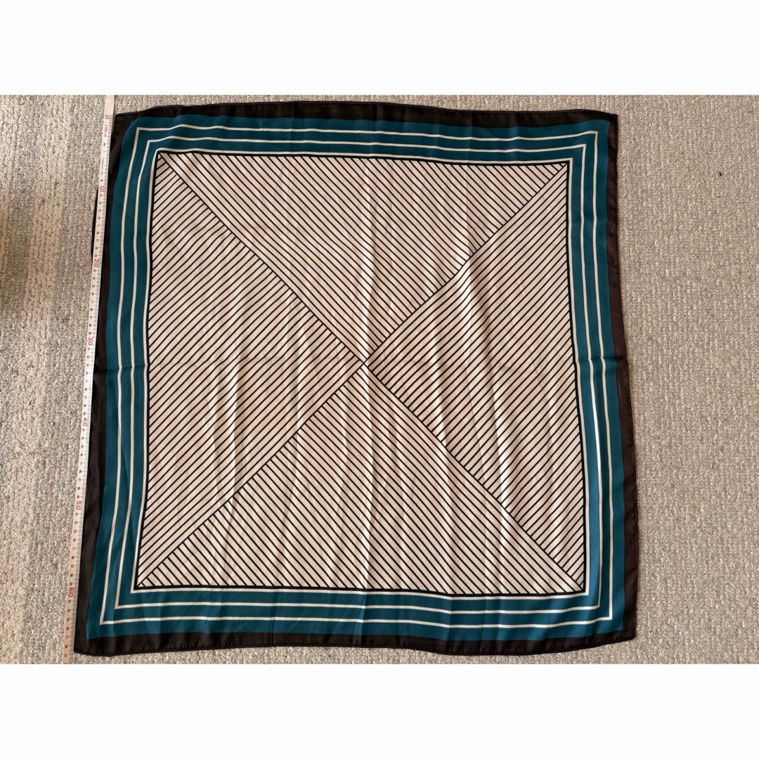 rps(アルピーエス)のrps アールピーエス　スカーフ　美品 レディースのファッション小物(バンダナ/スカーフ)の商品写真