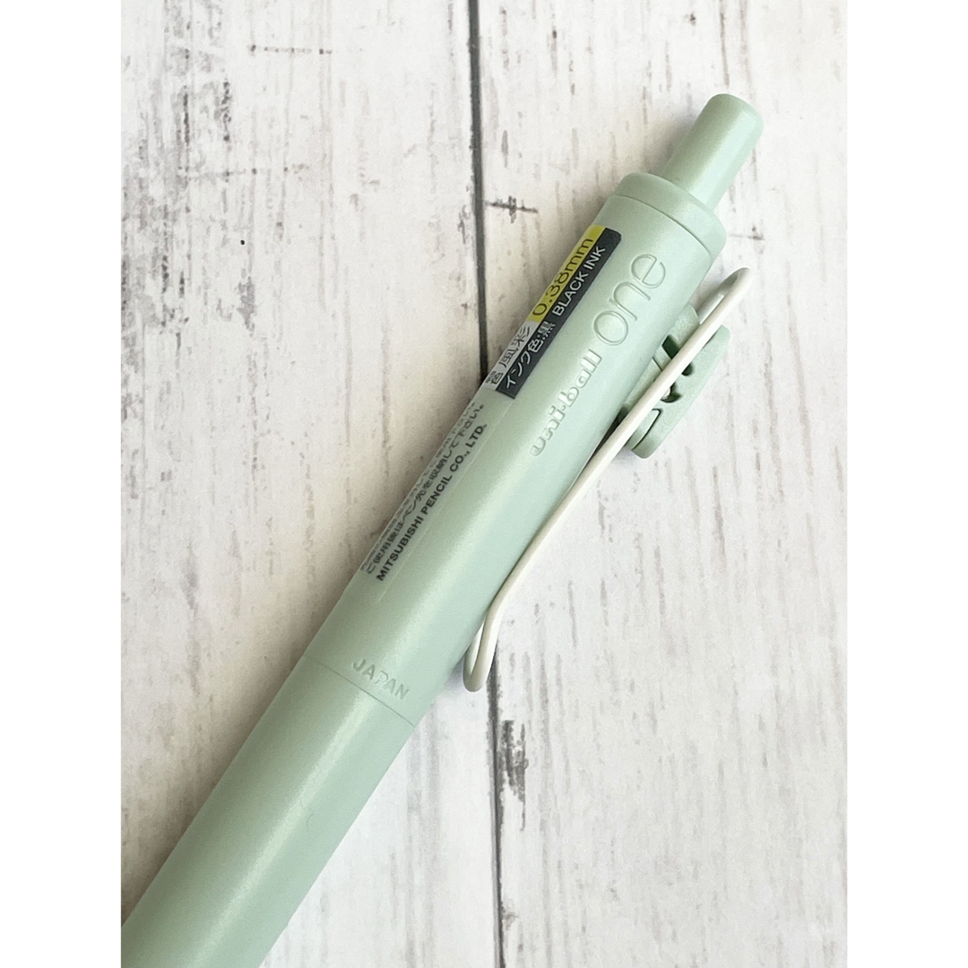 三菱鉛筆(ミツビシエンピツ)の『ユニボール ワン F モダンポップカラー』＜数量限定軸＞ 風彩 0.38mm  インテリア/住まい/日用品の文房具(ペン/マーカー)の商品写真