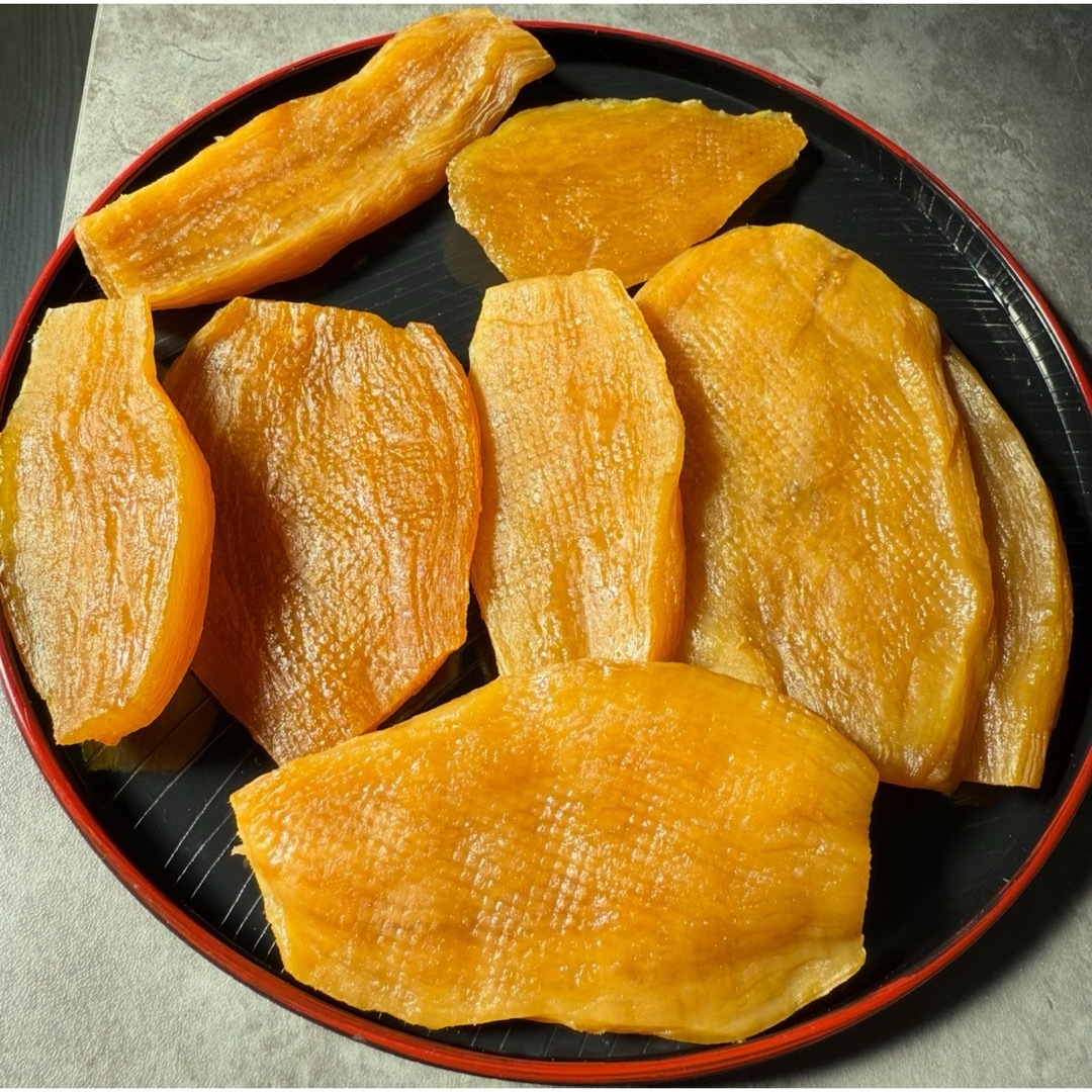 新物　無添加　トップクラスの美味しさ！　訳あり　黄金干し芋2kg×1パック 食品/飲料/酒の食品(菓子/デザート)の商品写真