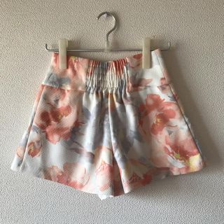 バイバイ(ByeBye)のBye Bye 花柄 ショートパンツ 美品(ショートパンツ)