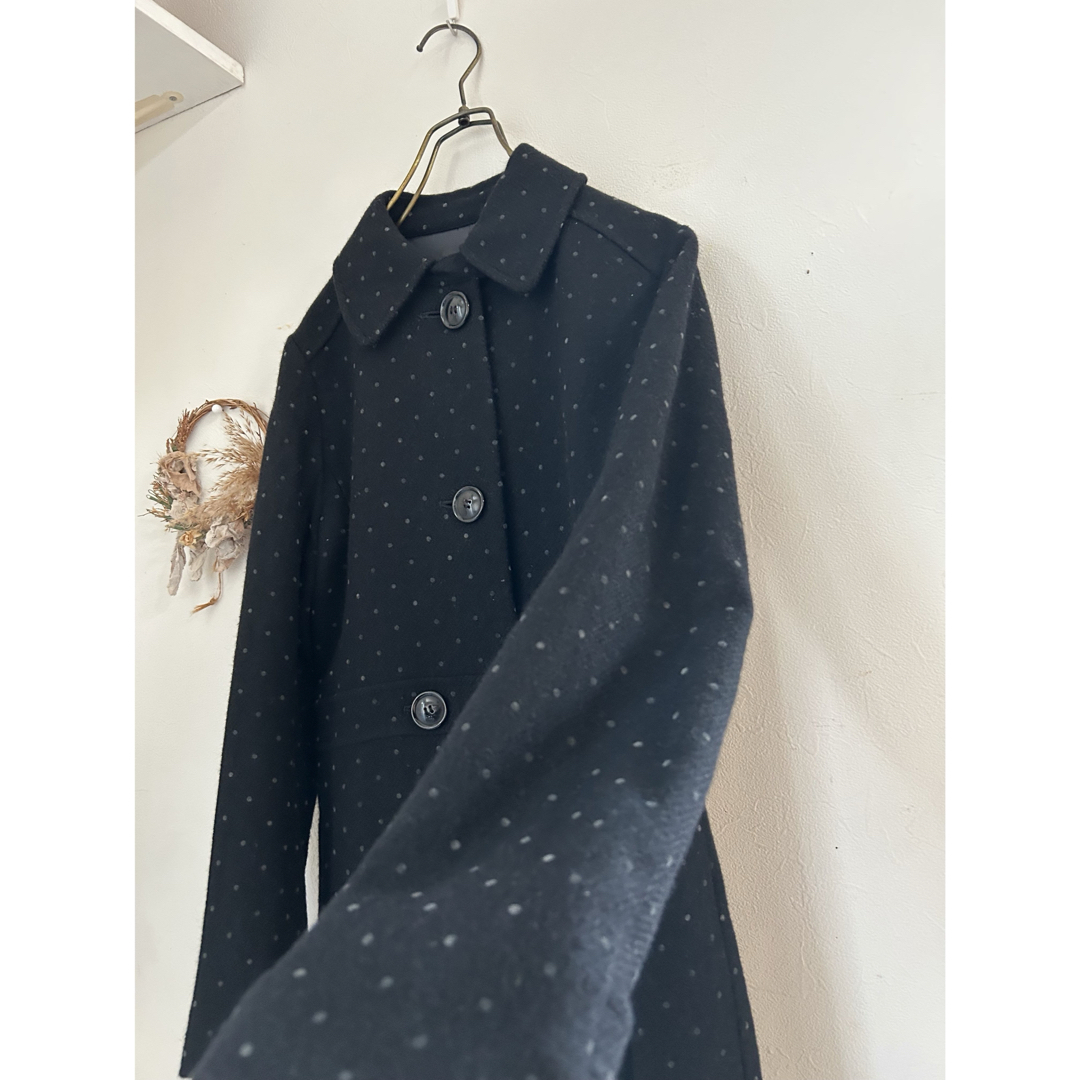 Lois CRAYON(ロイスクレヨン)のLois CRAYON ロングコートドット柄　ルイスクレヨン レディースのジャケット/アウター(ロングコート)の商品写真