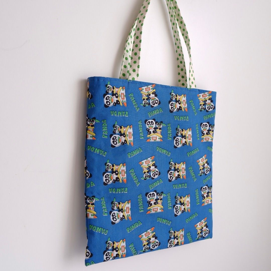 昭和レトロ　パンダのトートバッグ  デッドストック生地使用 ハンドメイド ハンドメイドのファッション小物(バッグ)の商品写真