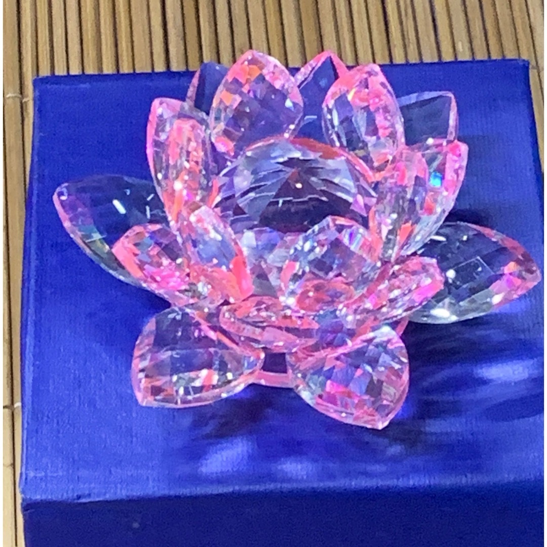 新品　クリスタル　ロータス　サンキャッチャー　蓮の花　p インテリア/住まい/日用品のインテリア小物(置物)の商品写真