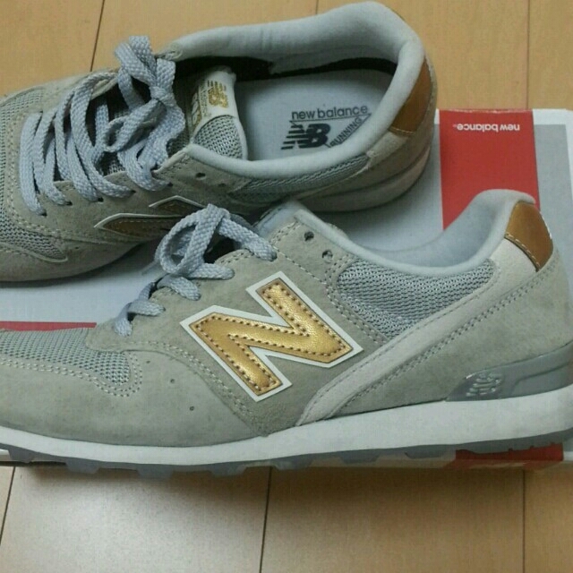 New Balance(ニューバランス)の☆bebe様専用☆ NEW BALANCE☆WR996  DGR  24cm  レディースの靴/シューズ(スニーカー)の商品写真