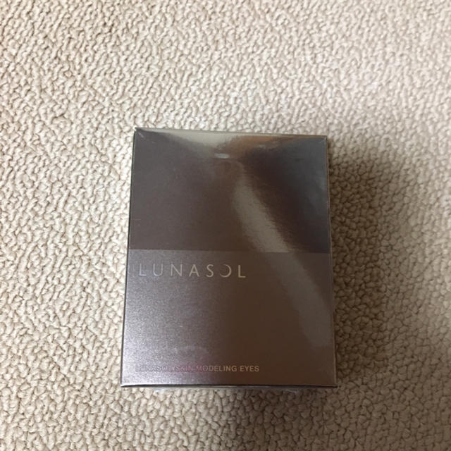 LUNASOL(ルナソル)のルナソル スキンモデリングアイズ 01 ベージュベージュ コスメ/美容のベースメイク/化粧品(アイシャドウ)の商品写真