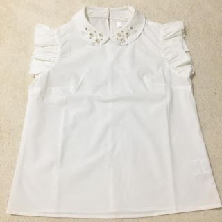 トッコ(tocco)のtocco♡ビジュートップス×ホワイト 新品 送料込！最終値下げ(カットソー(長袖/七分))