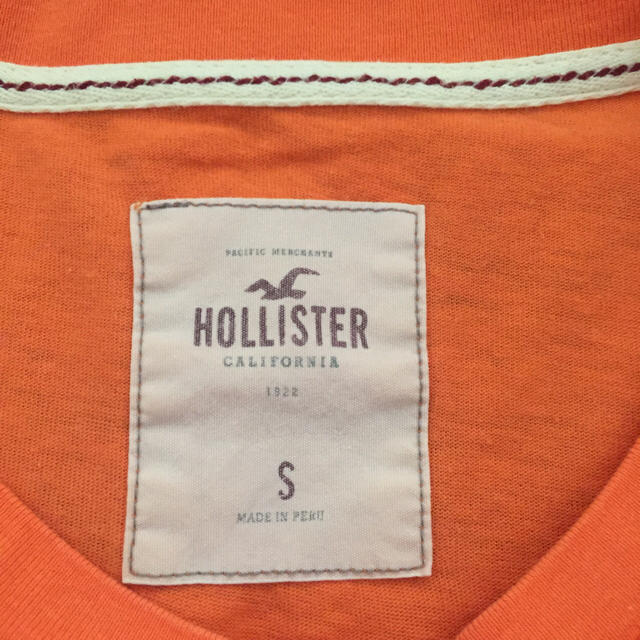 Hollister(ホリスター)のHolister Tシャツ レディースのトップス(Tシャツ(半袖/袖なし))の商品写真