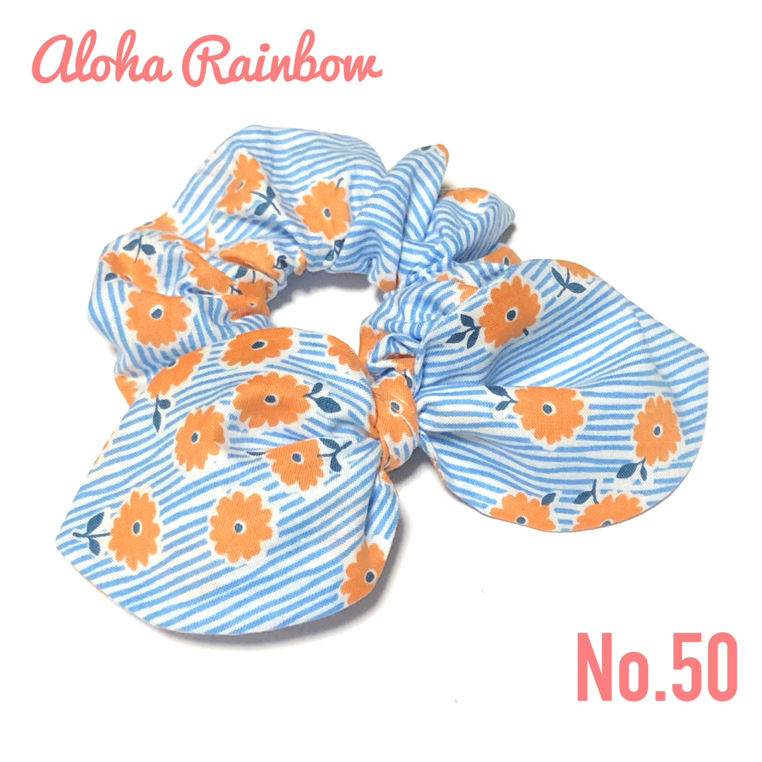 No.50☘️ リボン シュシュ 花柄 ブルー ハンドメイド ヘアアクセサリー ハンドメイドのアクセサリー(ヘアアクセサリー)の商品写真