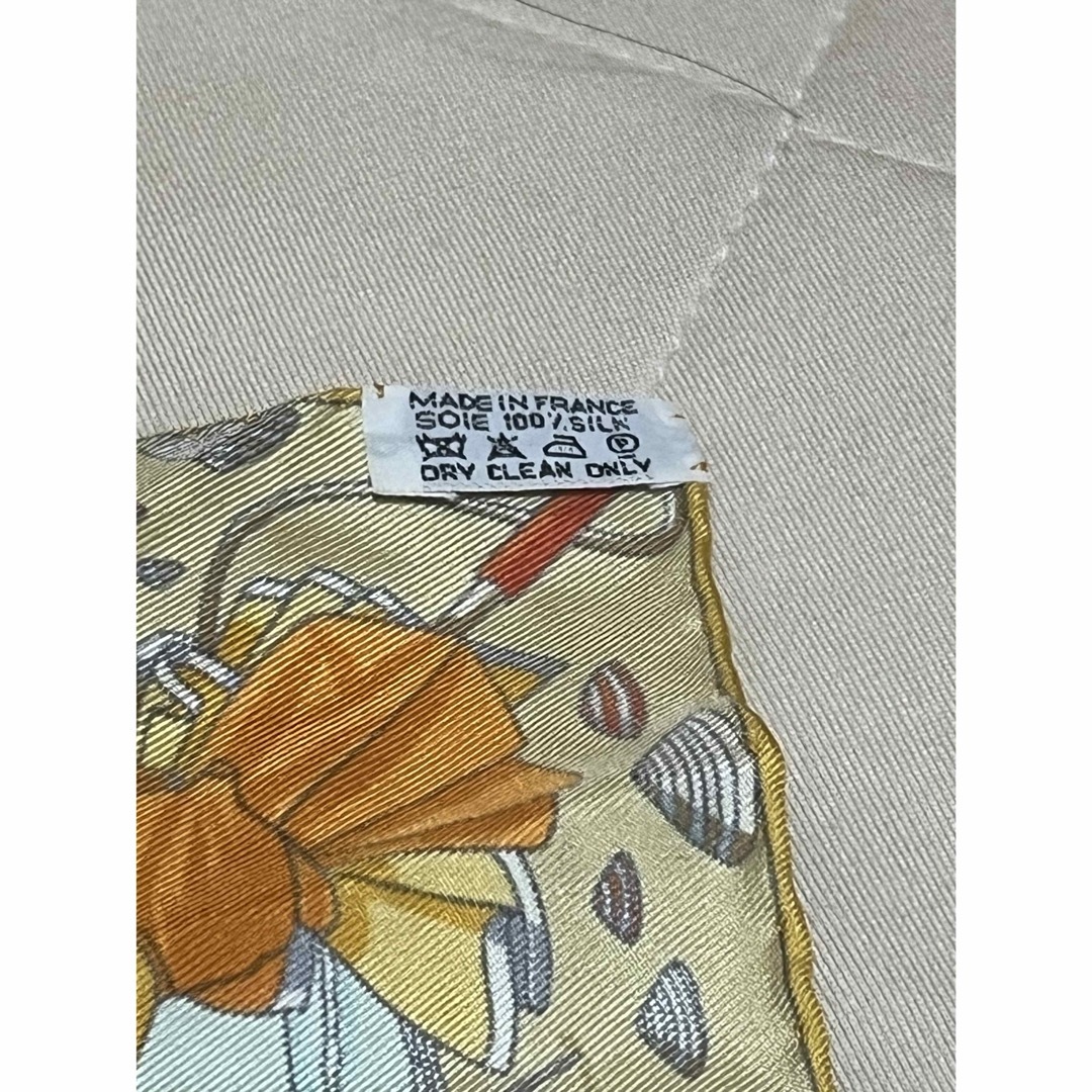HERMES(エルメス)のエルメスシルクスカーフ　プチカレ レディースのファッション小物(バンダナ/スカーフ)の商品写真