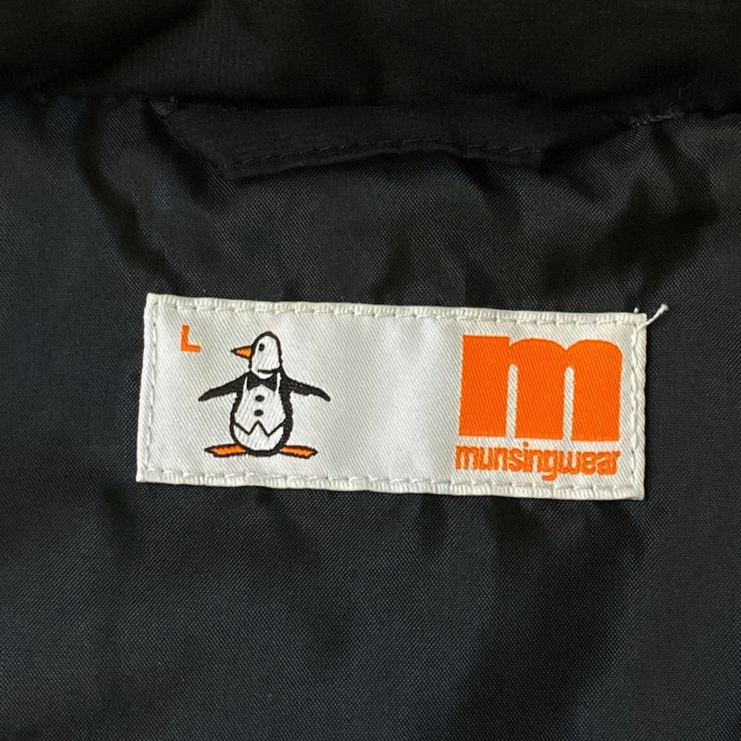 サイズ：L MUNSING WEAR マンシングウェア  2WAY ダウンベスト ロゴ ブラック系 [240101580983] ゴルフウェア レディース ストスト スポーツ/アウトドアのゴルフ(ウエア)の商品写真