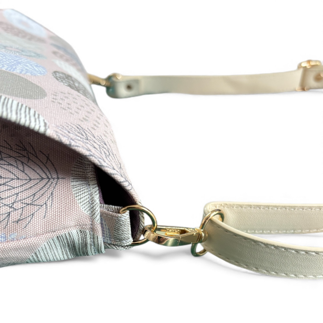 淡色ピンクの北欧サークル柄＊フラップショルダーバッグ／ハンドメイド ハンドメイドのファッション小物(バッグ)の商品写真