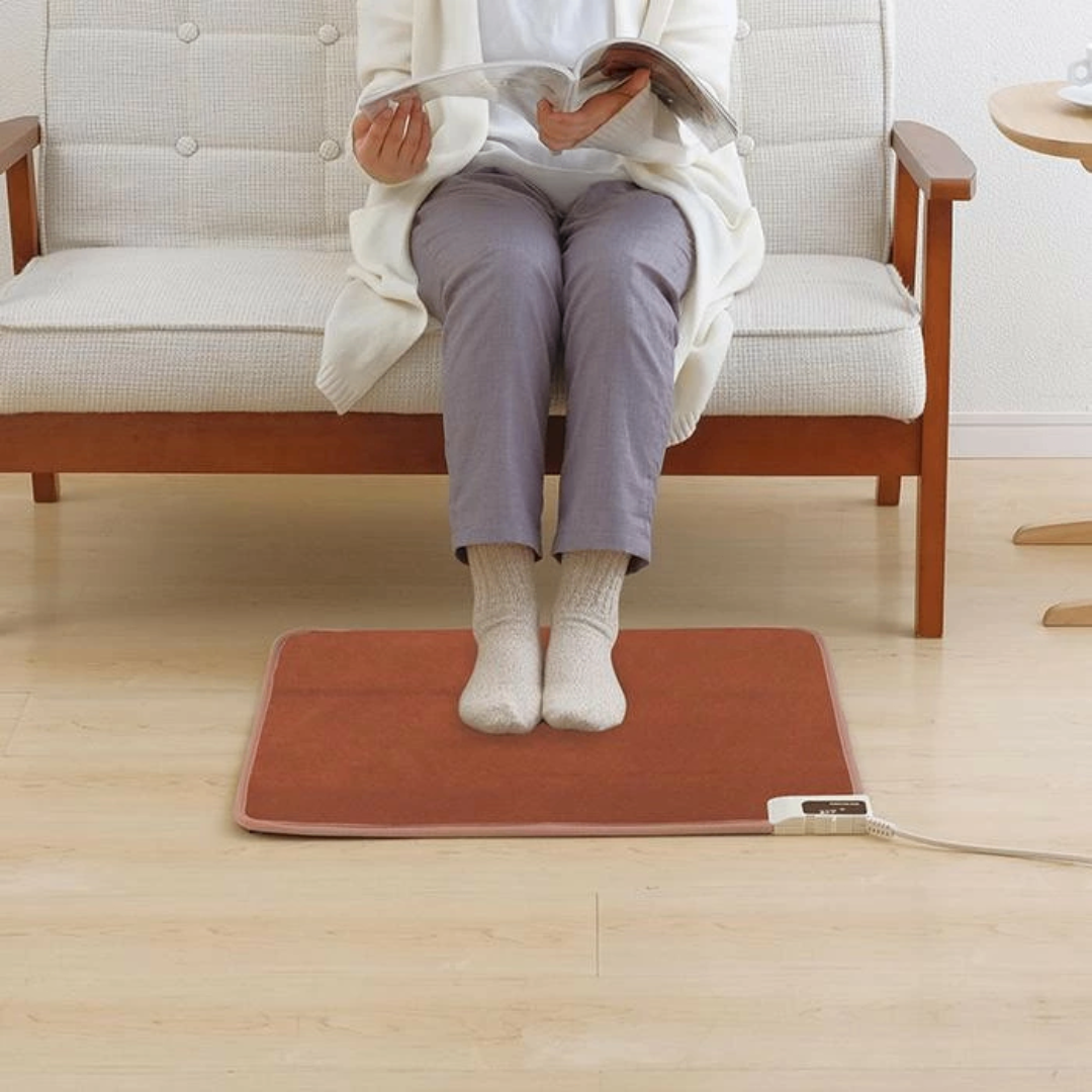 ホットマット デスク下 アイリスオーヤマ 60×60cm ブラウン インテリア/住まい/日用品のラグ/カーペット/マット(ホットカーペット)の商品写真