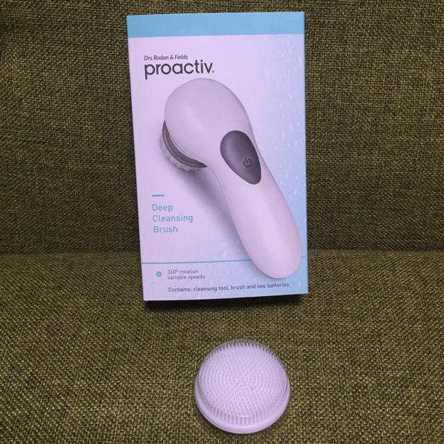 proactiv(プロアクティブ)の専用！プロアクティブプラス　電動洗顔ブラシ　シリコンブラシ付とボディブラシ コスメ/美容のスキンケア/基礎化粧品(その他)の商品写真