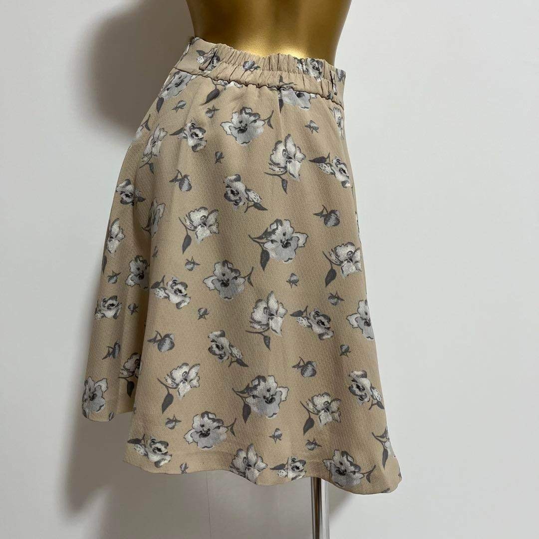 GLACIER(グラシア)の【3775】GLACIER 花柄 膝丈 フレアスカート M レディースのスカート(ひざ丈スカート)の商品写真
