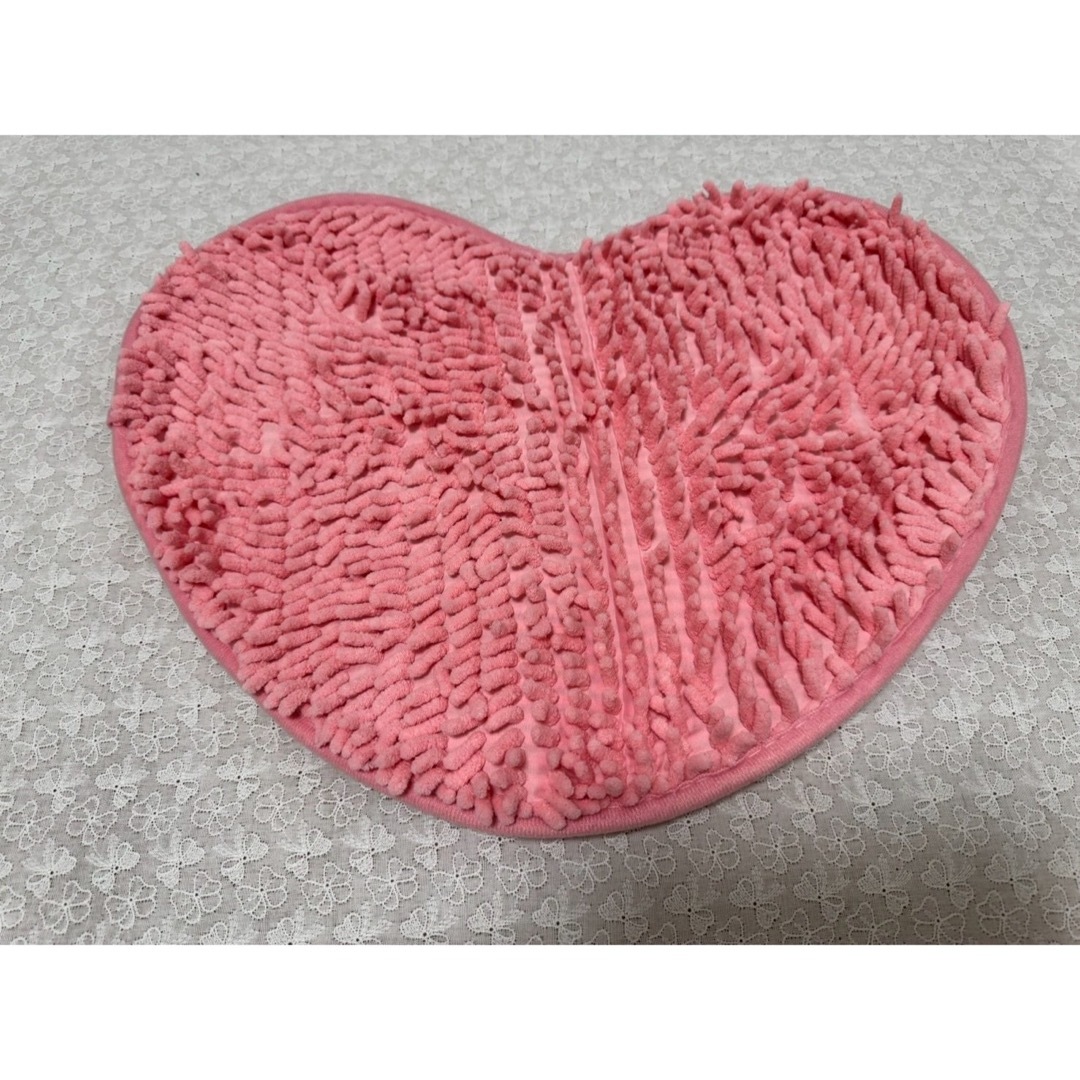 ハート型 バスマット 吸水 ふわふわ足拭きマット ピンク 吸水速乾 滑り止め インテリア/住まい/日用品のラグ/カーペット/マット(バスマット)の商品写真