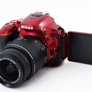 ニコン(Nikon)の❤️目立つ希少色❤️極上艶めく赤❤️限定1台❤️Wi-Fi搭載ニコンD5500(デジタル一眼)