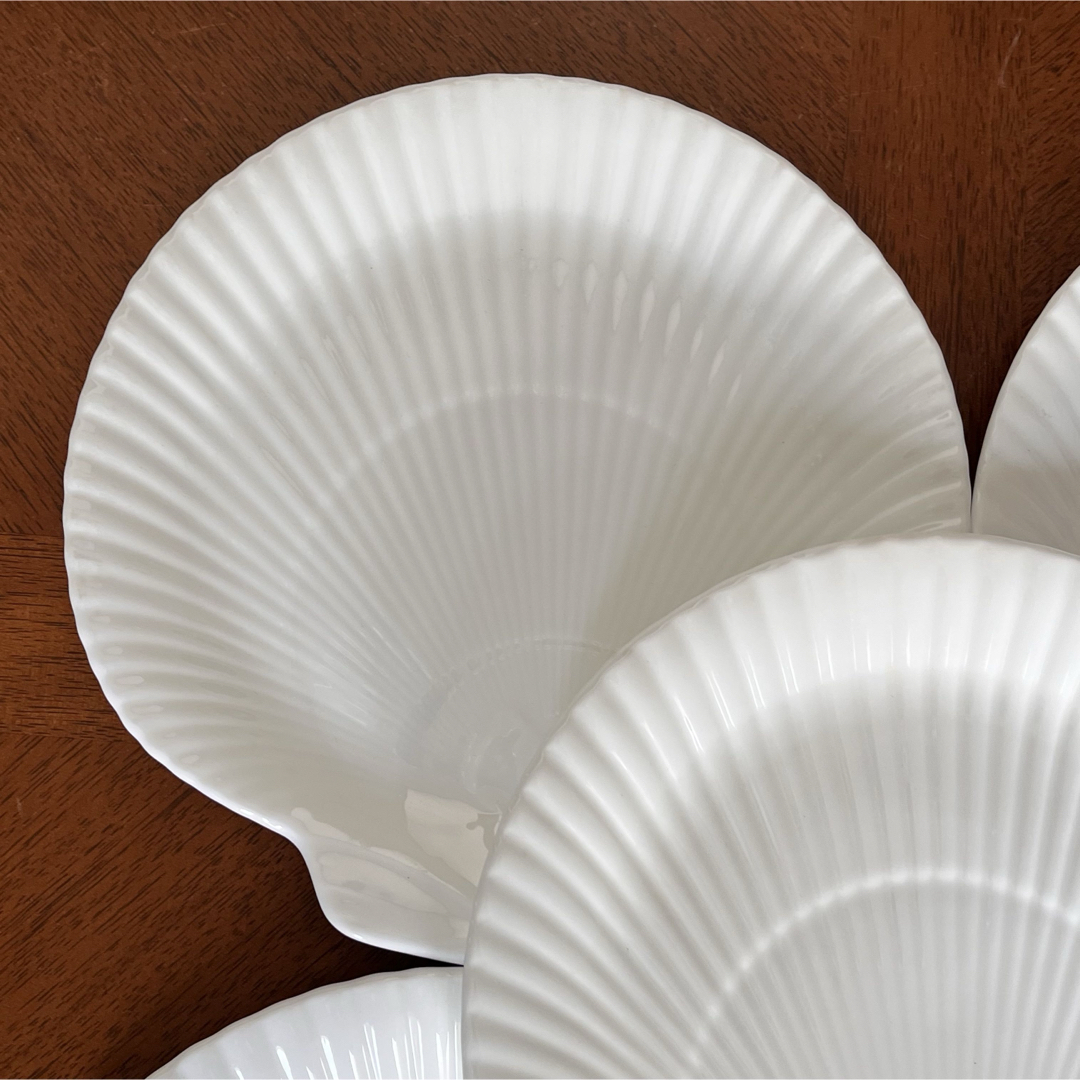 WEDGWOOD(ウェッジウッド)の【黒壺美品】英国製　ウェッジウッド★ノーチラス★シェルプレート5枚 インテリア/住まい/日用品のキッチン/食器(食器)の商品写真