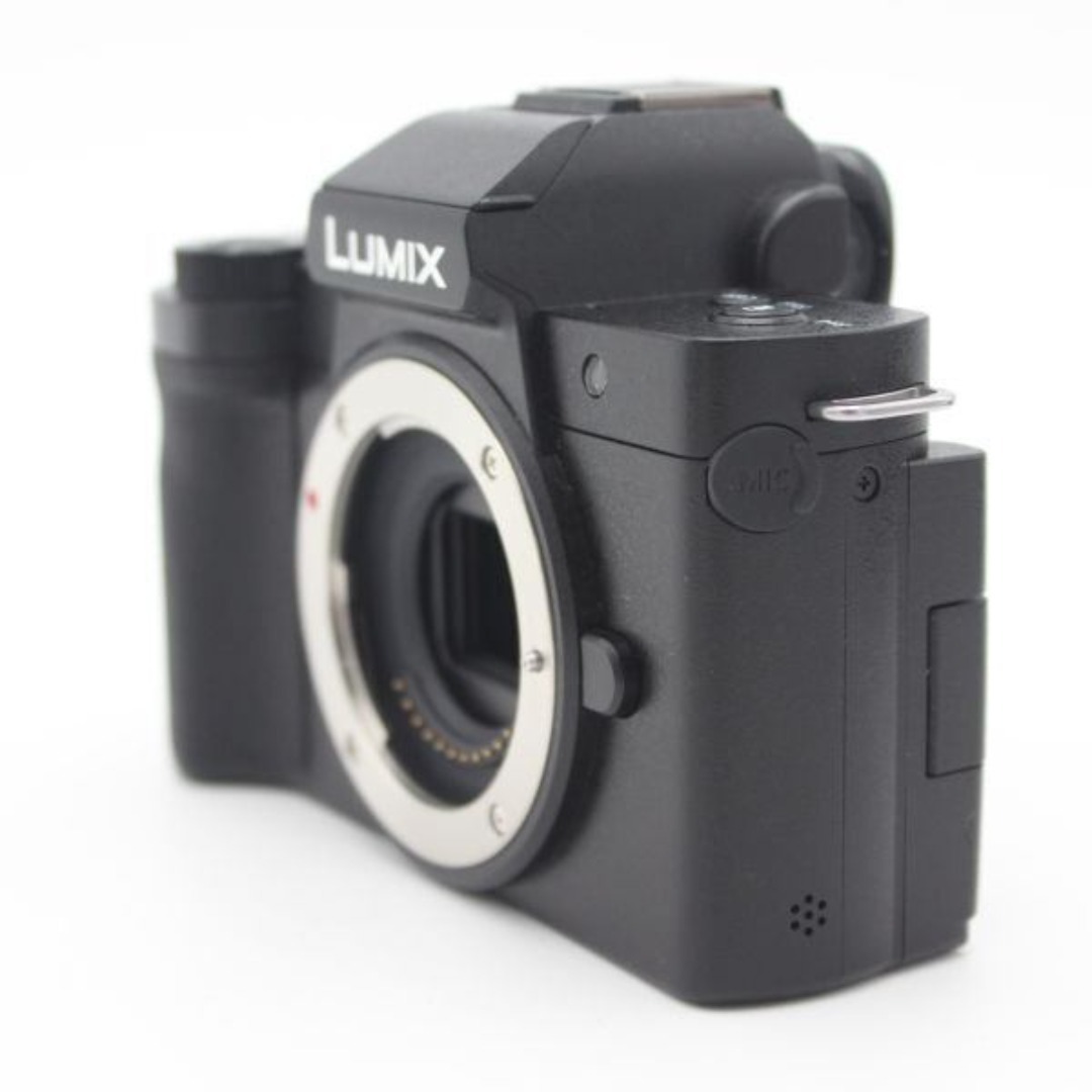 Panasonic(パナソニック)のショット数312回！PANASONIC　DC-G100D ブラック  スマホ/家電/カメラのカメラ(ミラーレス一眼)の商品写真
