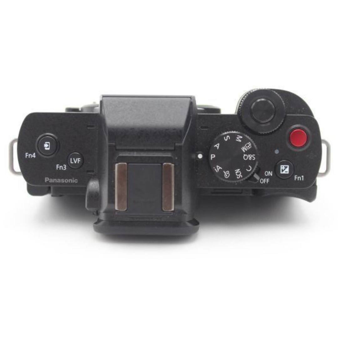 Panasonic(パナソニック)のショット数312回！PANASONIC　DC-G100D ブラック  スマホ/家電/カメラのカメラ(ミラーレス一眼)の商品写真