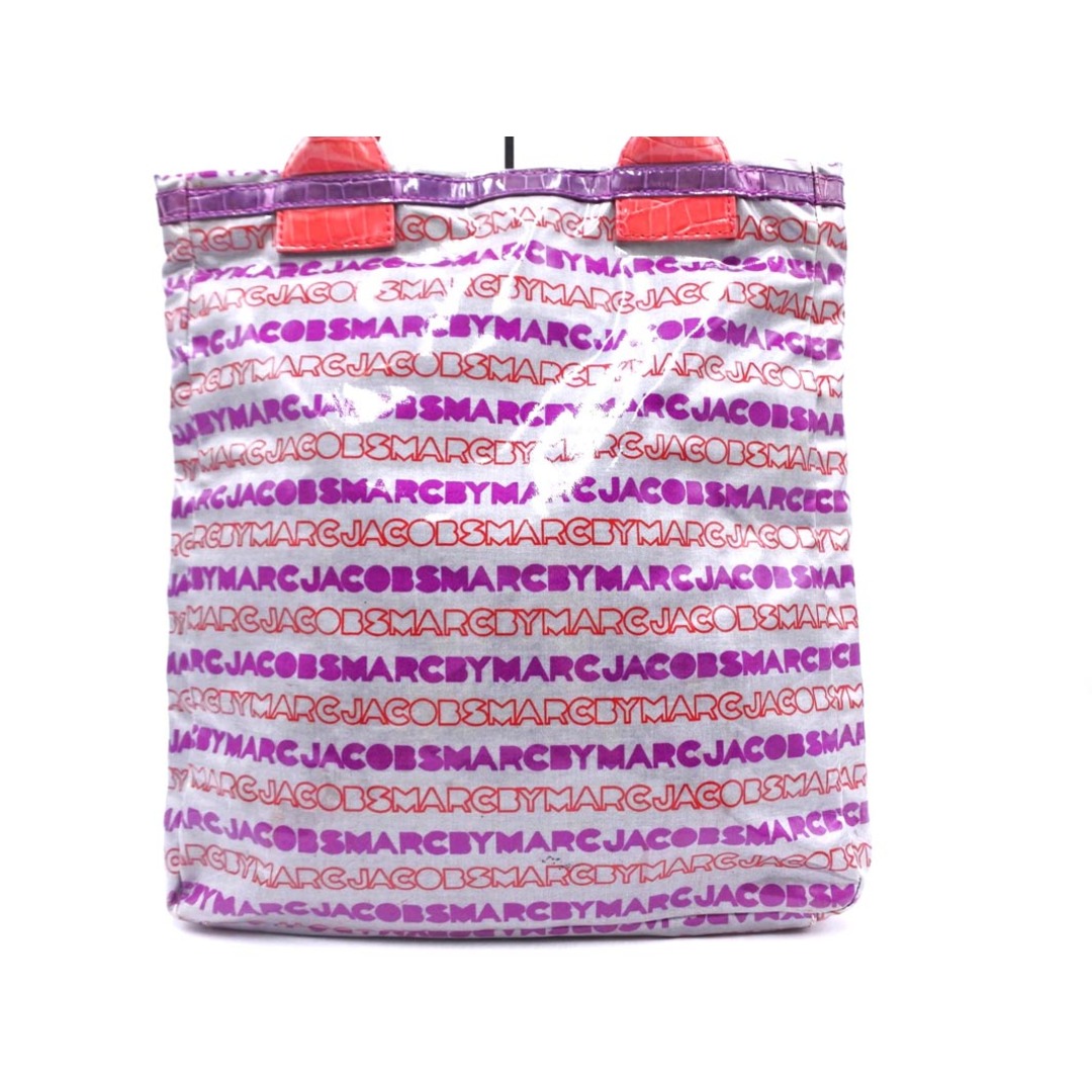 MARC JACOBS(マークジェイコブス)のMARC BY MARC JACOBS マークバイマークジェイコブス ビニール ロゴ プリント トート バッグ グレー ■■ レディース レディースのバッグ(トートバッグ)の商品写真