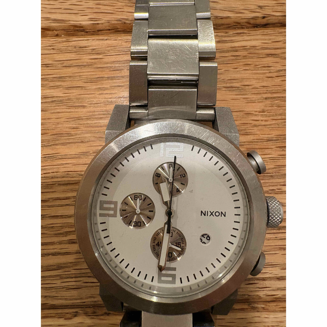 NIXON(ニクソン)のNIXON シルバー クロノグラフ 腕時計　ジャンク品 メンズの時計(腕時計(アナログ))の商品写真