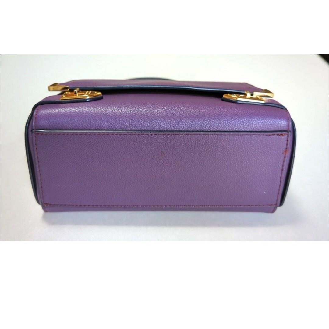 Samantha Thavasa(サマンサタバサ)のサマンサタバサ【アナ雪限定版】未使用ミラー付☆エールショルダーバッグ完売品 レディースのバッグ(ショルダーバッグ)の商品写真