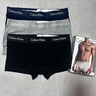 Calvin Klein - 新品　Mサイズ　カルバンクライン　ボクサーパンツ《3枚セット》