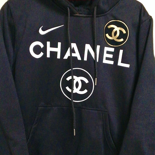 NIKE×CHANELコラボ裏起毛パーカー