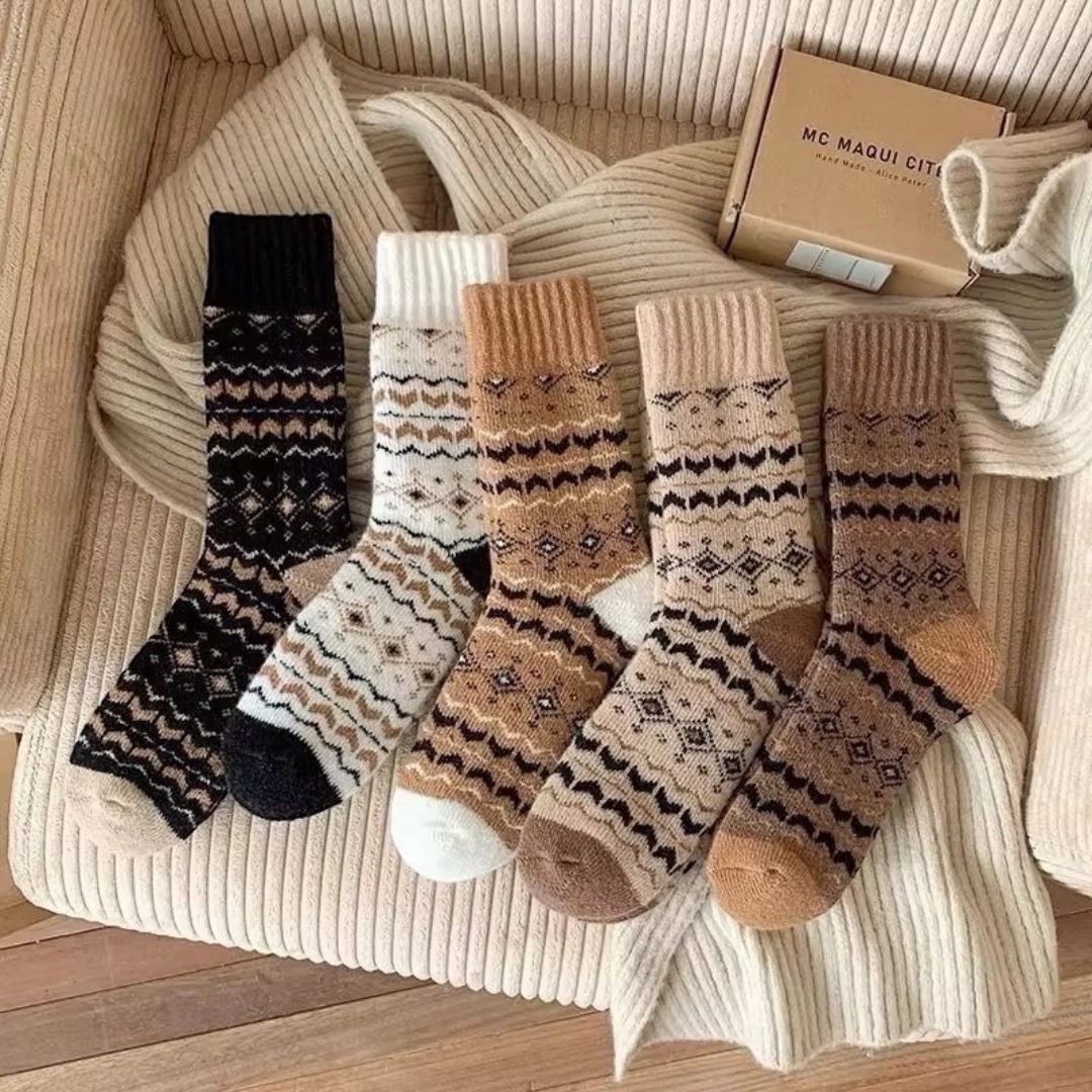 綿 快適 レディース靴下 5足セット ふんわり 暖かい ソックス　まとめ売り レディースのレッグウェア(ソックス)の商品写真