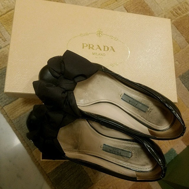 PRADA(プラダ)のKaori様専用PRADA　リボンパンプス　351/2　百貨店購入　正規　美品 レディースの靴/シューズ(ハイヒール/パンプス)の商品写真