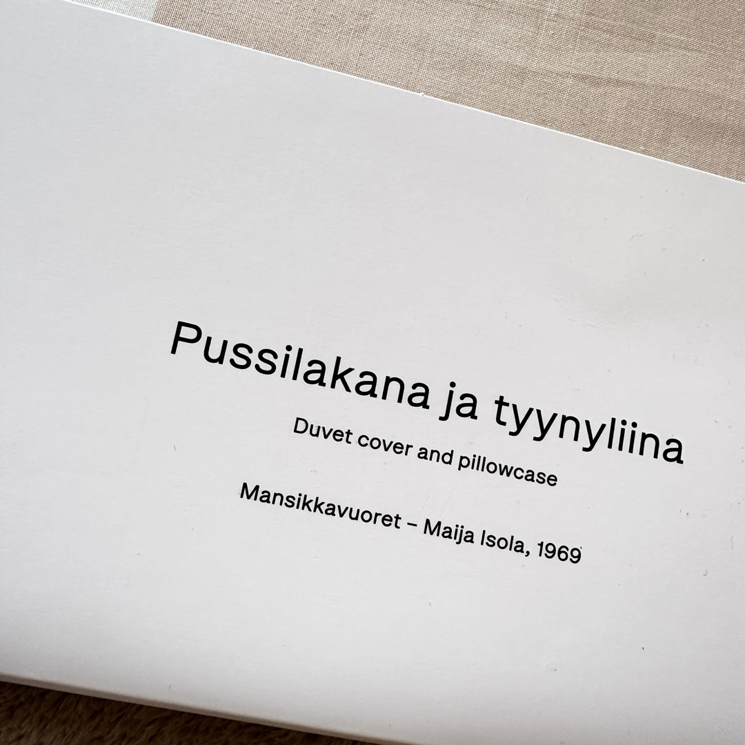 marimekko(マリメッコ)のマリメッコ　Kスーパー限定　マンシッカヴォレット　ベッドカバー&ピロー インテリア/住まい/日用品の寝具(シーツ/カバー)の商品写真