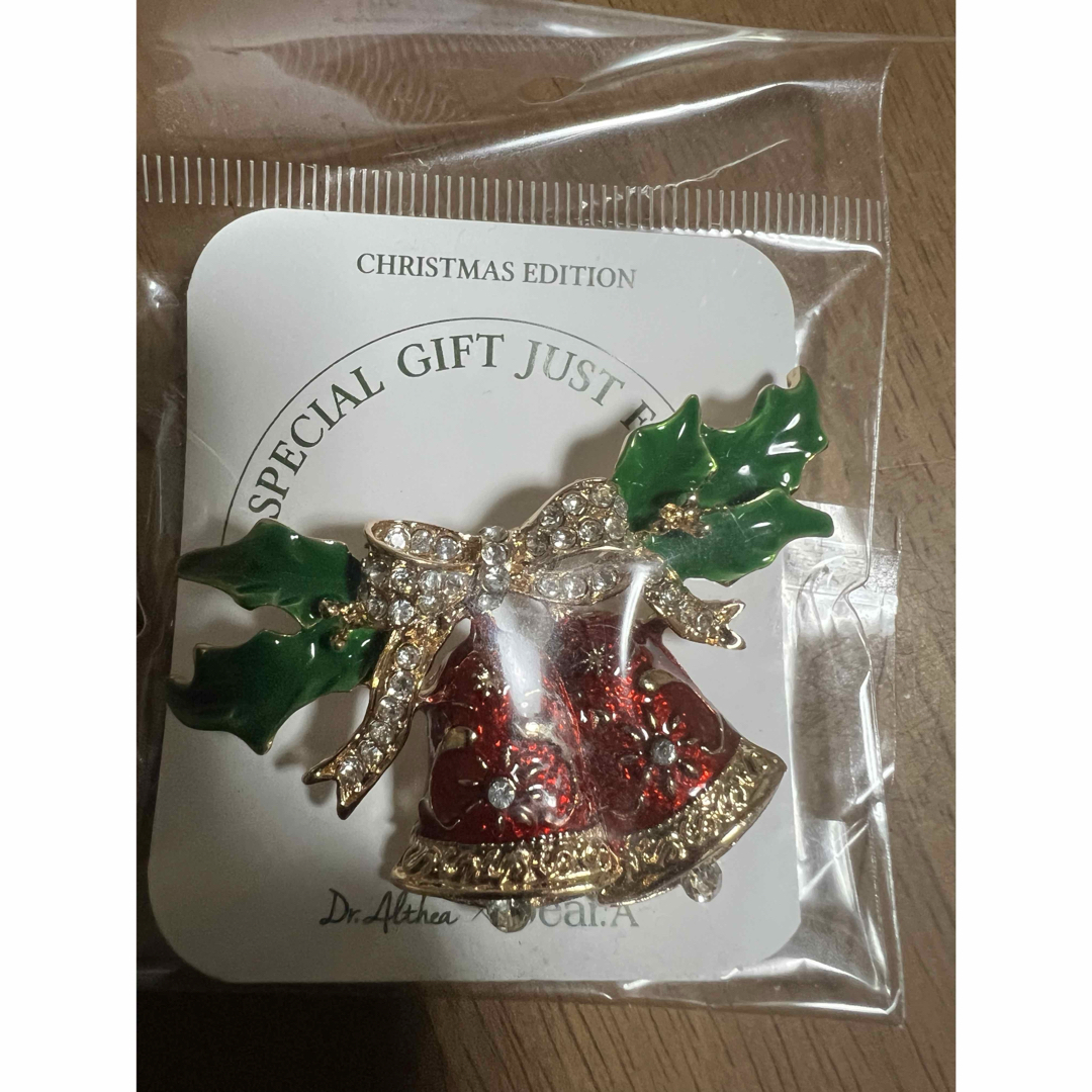 クリスマスブローチ レディースのアクセサリー(ブローチ/コサージュ)の商品写真