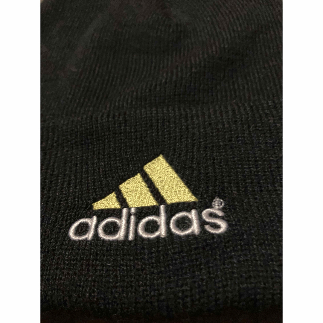 adidas(アディダス)のアディダス  ロゴ　ニット帽 メンズの帽子(ニット帽/ビーニー)の商品写真