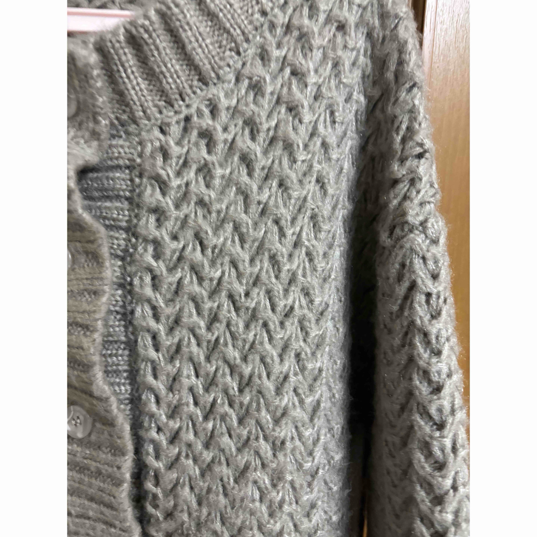 antiqua(アンティカ)のantiqua 【patterntorso】ニットカーデ グレイッシュベージュ レディースのトップス(カーディガン)の商品写真