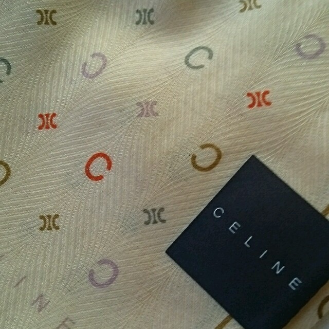 celine(セリーヌ)の新品未使用 セリーヌハンカチ レディースのファッション小物(ハンカチ)の商品写真
